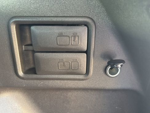 Used 2024 Chevrolet Equinox RS w/ RS Leather Package image 31