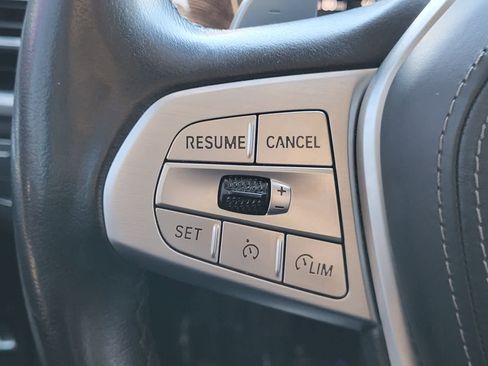 Used 2022 BMW 740i RWD image 16