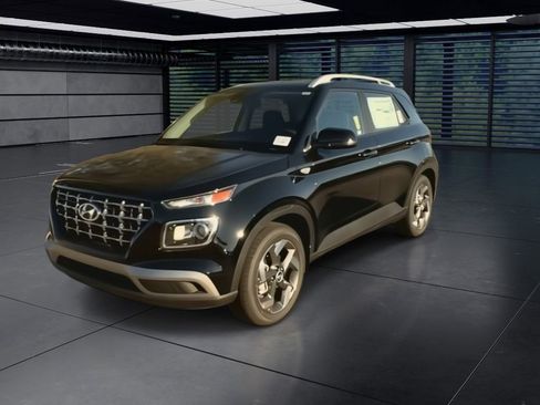 Used 2026 Hyundai Venue SEL image 4