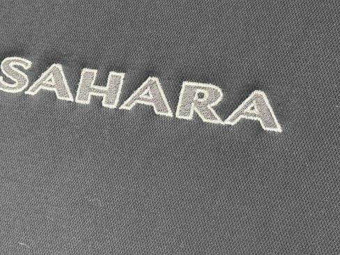 Used 2018 Jeep Wrangler Unlimited Sahara w/ Dual Top Group image 19