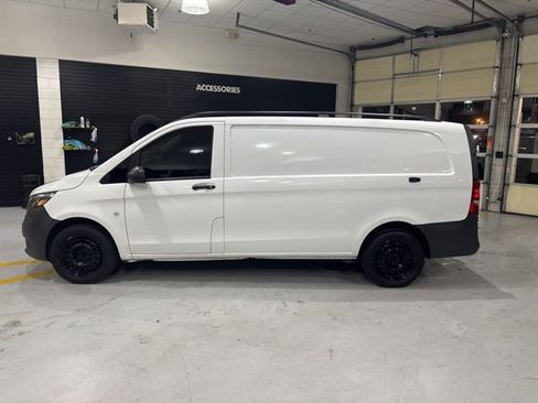 Used 2023 Mercedes-Benz Metris image 5