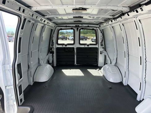 New 2025 GMC Savana 3500 Extended w/ Driver Convenience Package image 15