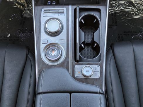 Used 2024 Genesis GV80 2.5T image 6