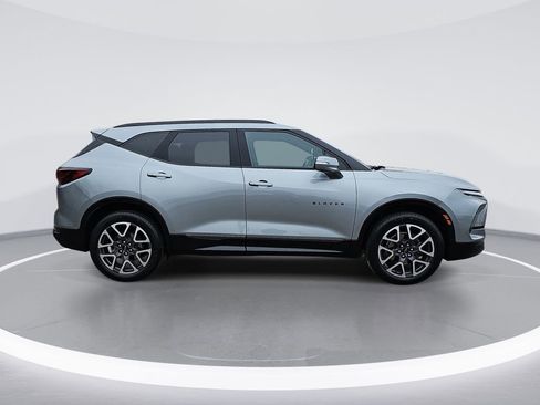 Certified 2023 Chevrolet Blazer RS w/ Driver Confidence II Package FWD image 5
