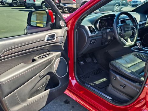 Used 2018 Jeep Grand Cherokee Trackhawk AWD/4WD image 19