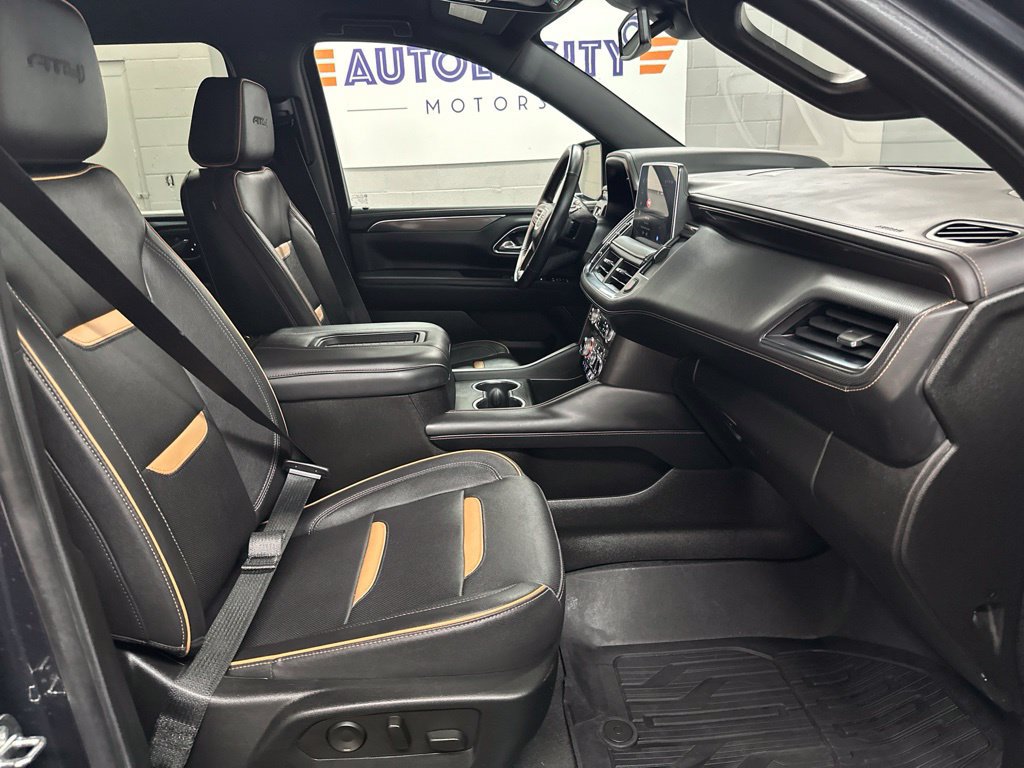 Used 2023 GMC Yukon XL AT4 w/ Technology Package AWD/4WD image 19