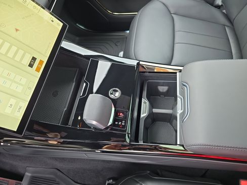 New 2025 Land Rover Range Rover Sport Dynamic SE image 25