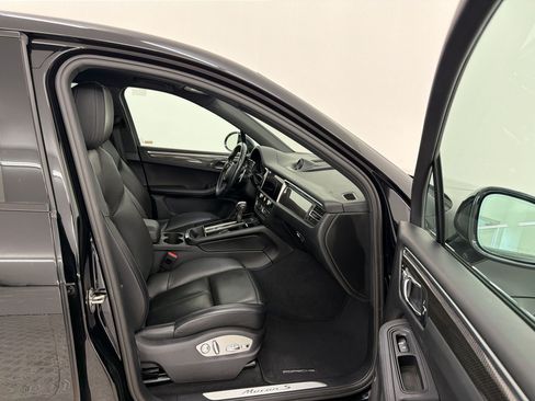 Certified 2024 Porsche Macan S AWD/4WD image 22
