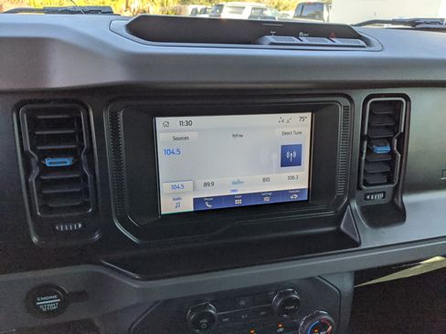 Certified 2022 Ford Bronco Black Diamond image 24