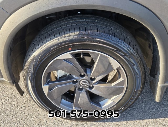 Used 2025 Nissan Rogue SV FWD image 19
