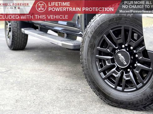 Used 2024 Chevrolet Silverado 2500 LTZ w/ LTZ Convenience Package image 4