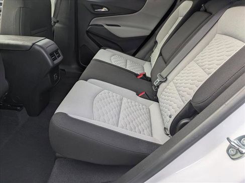 Used 2019 Chevrolet Equinox LT image 17