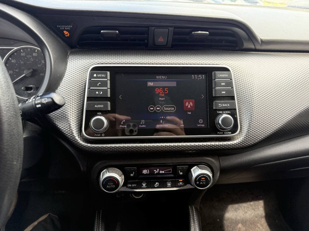 Used 2019 Nissan Kicks S FWD image 23