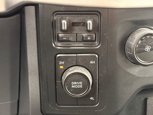 Used 2022 Ford F150 XLT w/ Trailer Tow Package image 36