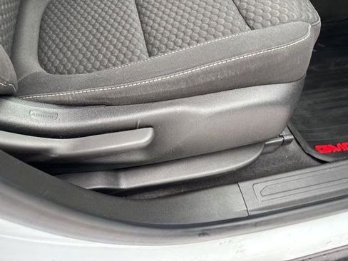 Used 2019 GMC Acadia SLE image 40