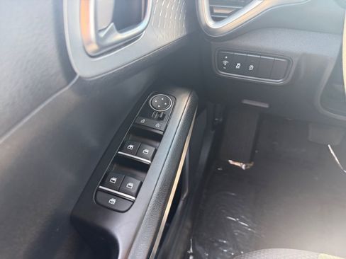Used 2025 Kia Soul LX FWD image 22