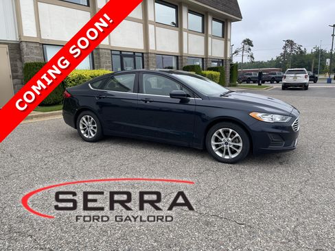Used 2020 Ford Fusion SE FWD image 1