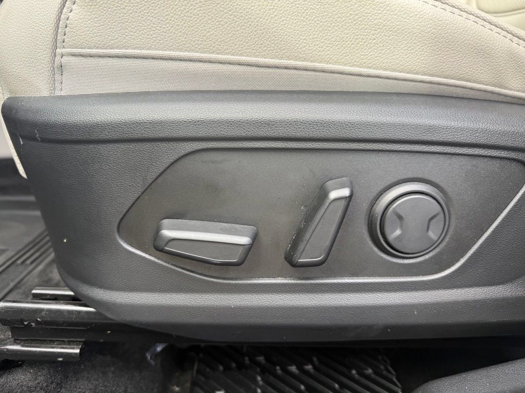 Certified 2026 Hyundai Tucson Limited AWD/4WD image 33