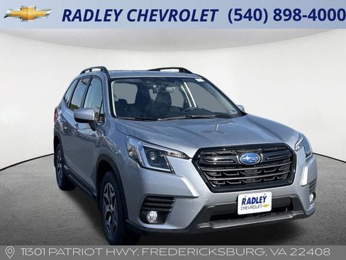 Used 2023 Subaru Forester Premium image 21