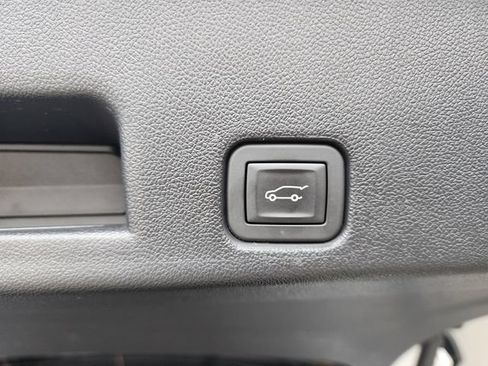 Certified 2025 Buick Enclave Sport Touring FWD image 17