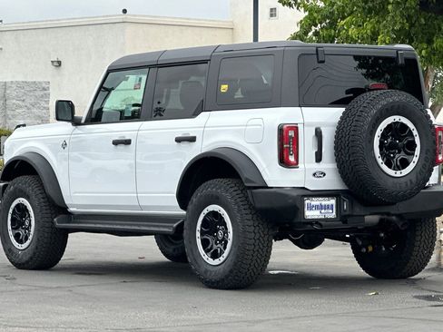 New 2026 Ford Bronco Outer Banks w/ Sasquatch Package AWD/4WD image 6