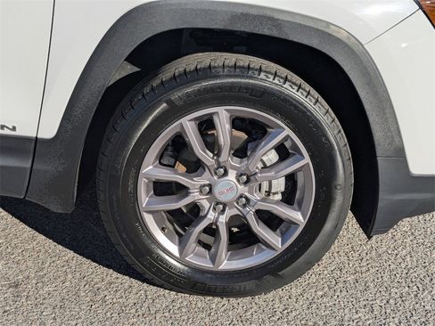 Used 2023 GMC Terrain SLT image 12