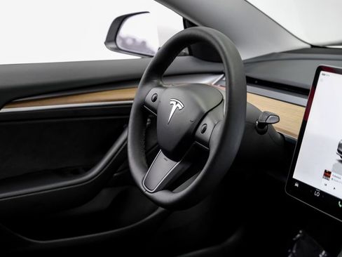 Used 2023 Tesla Model 3 Standard Range RWD image 17
