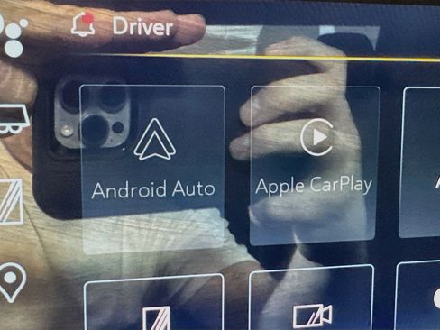 Used 2024 Chevrolet Silverado 1500 LT image 2