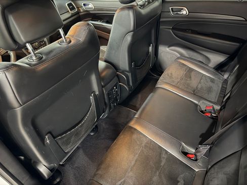 Used 2017 Jeep Grand Cherokee Altitude RWD image 26