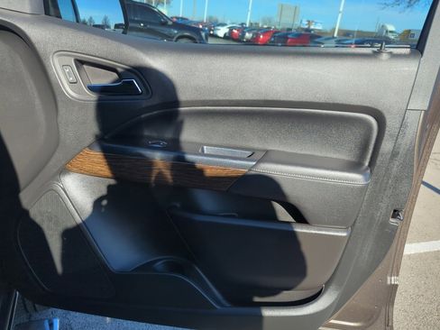 Used 2020 GMC Canyon Denali image 32