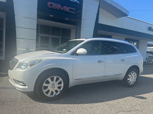 Used 2016 Buick Enclave Leather FWD image 2