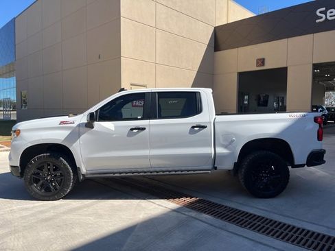 Used 2022 Chevrolet Silverado 1500 LT Trail Boss w/ Convenience Package II image 4