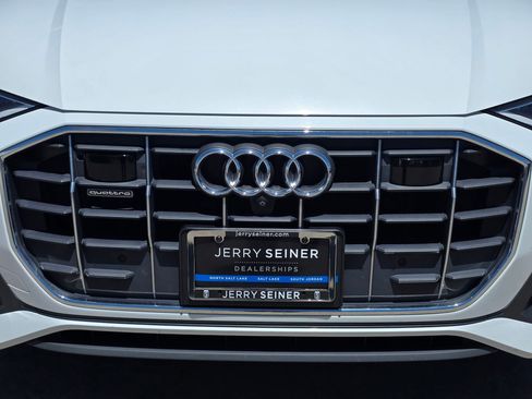 Used 2019 Audi Q8 Premium Plus AWD/4WD image 9