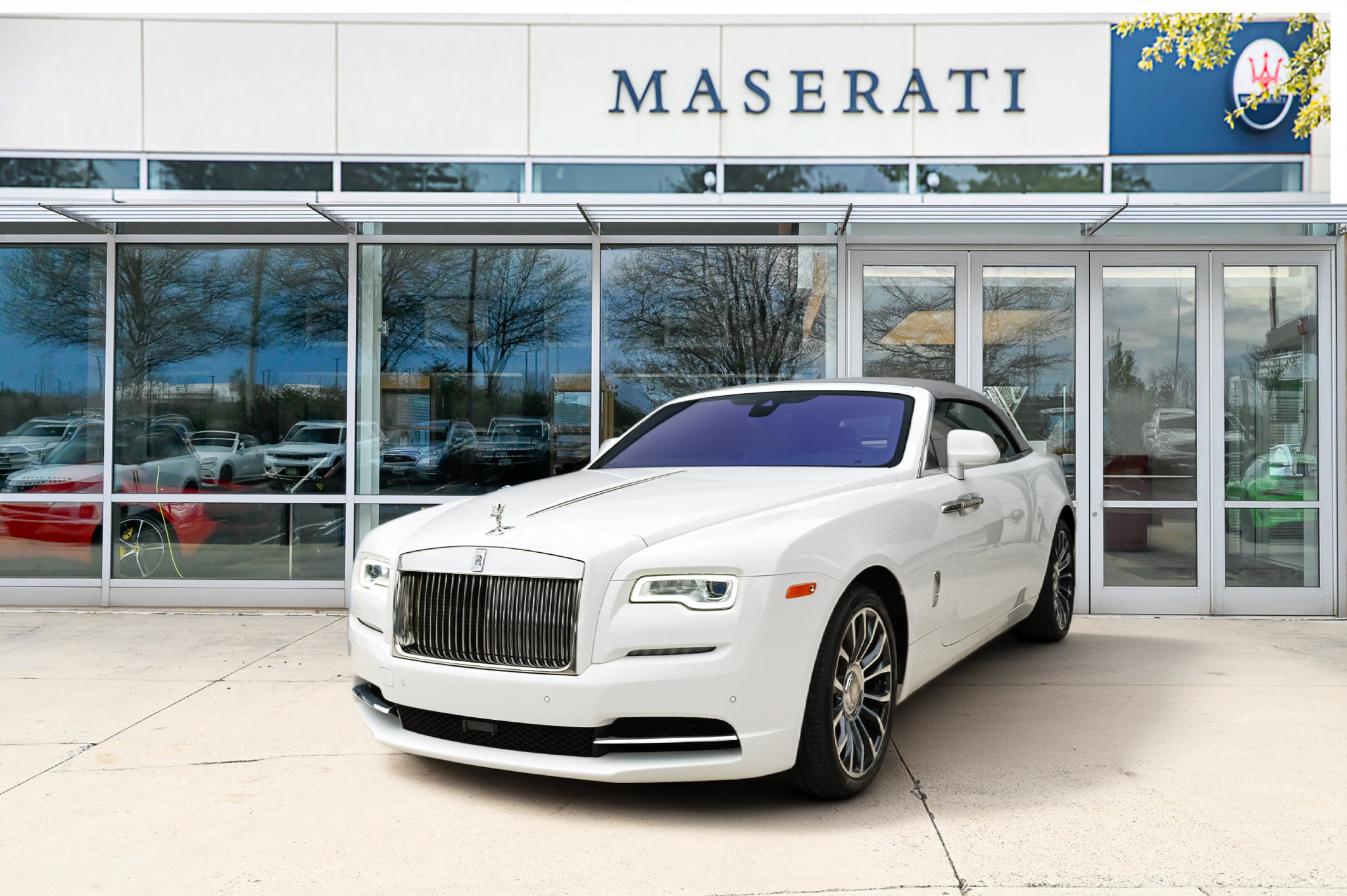 Used 2018 Rolls-Royce Dawn RWD image 1