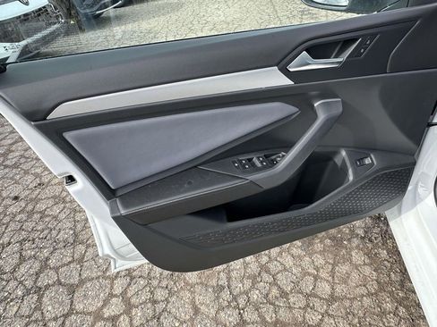 New 2026 Volkswagen Jetta SE FWD image 11
