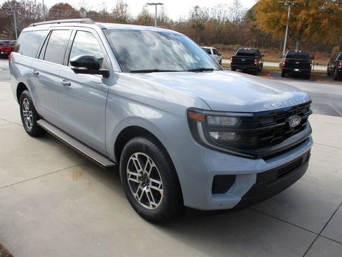 New 2025 Ford Expedition Max Active image 2