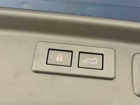 Used 2023 Subaru Forester Limited AWD/4WD image 32