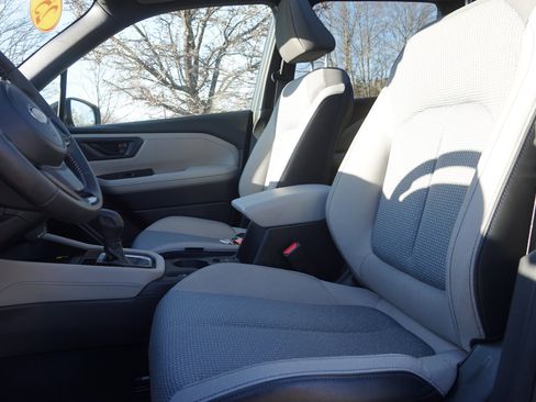 Used 2025 Subaru Forester Premium AWD/4WD image 13