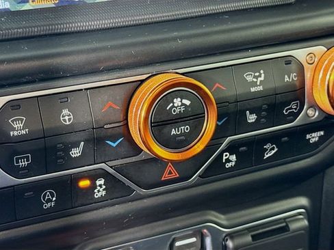 Used 2020 Jeep Wrangler Unlimited Sahara AWD/4WD image 22