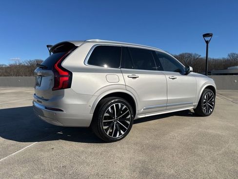 Certified 2025 Volvo XC90 B6 Plus image 9