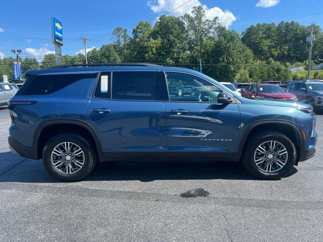 Used 2026 Chevrolet Traverse LT AWD/4WD image 3