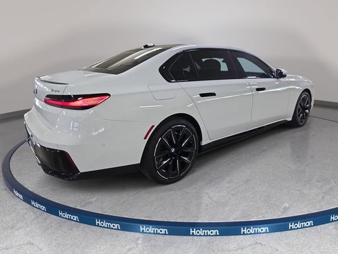 Certified 2025 BMW 740i w/ Premium Package RWD image 6