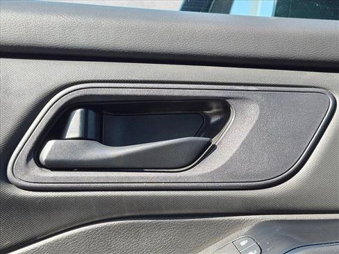 Used 2024 Nissan Rogue S FWD image 5
