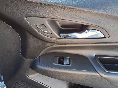 Used 2023 Chevrolet Equinox LT image 25