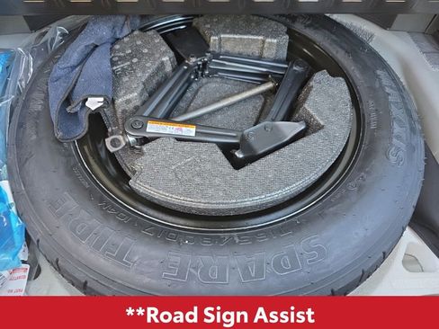 Used 2025 Toyota RAV4 XLE image 15