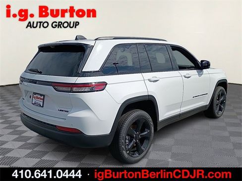 New 2025 Jeep Grand Cherokee Limited w/ Luxury Tech Group II image 4