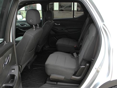 Used 2022 Chevrolet Traverse LT w/ LPO, Floor Liner Package AWD/4WD image 9
