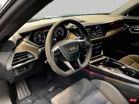 Used 2024 Audi e-tron GT Prestige AWD/4WD image 17
