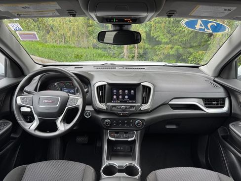 Used 2024 GMC Terrain SLE AWD/4WD image 5