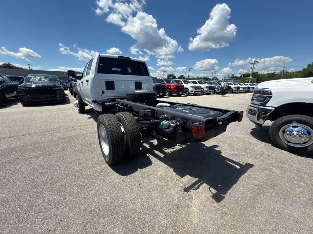 New 2026 RAM 5500 Tradesman w/ Chrome Appearance Group AWD/4WD image 3